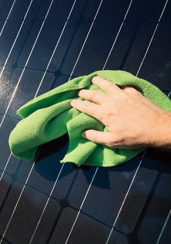 roger-blog-img-panel-cleaning02